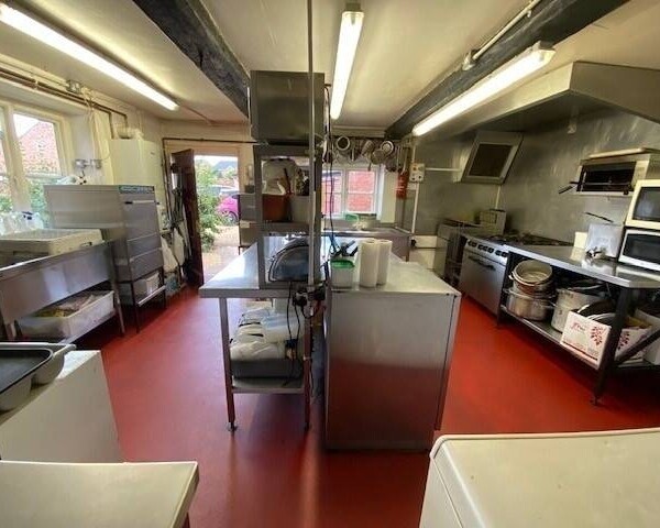 BISTRO/RESTAURANT IN PRIME CHESHIRE VILLAGE LOCATION. Photo 4