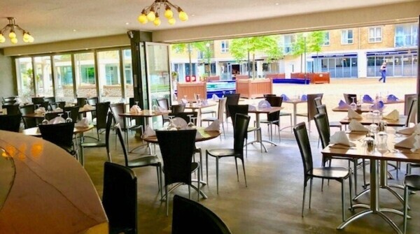 Lease or Freehold Italian Restaurant for Sale in Trendy Narrow Street, Limehouse, London Photo 4