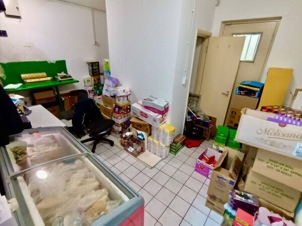 Convenience Store / Off-License For Sale in Finsbury Park Photo 3