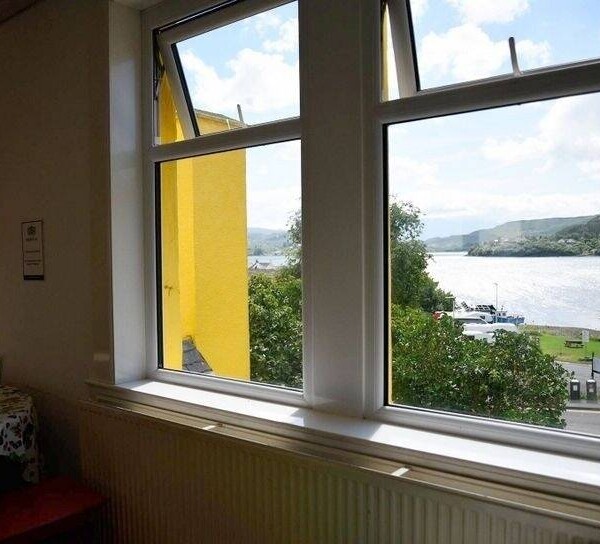 Popular Hostel in an Excellent Trading Location in Portree Photo 4