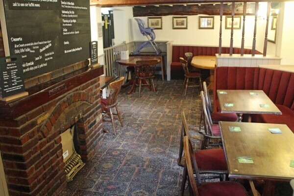 CHESHIRE - TRADITIONAL COMMUNITY PUB IN SEMI RURAL LOCATION PRICED FOR QUICK SALE Photo 4