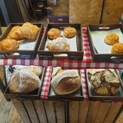Green Grocer / Coffee shop, high-end retail. Amazing location. Photo 4