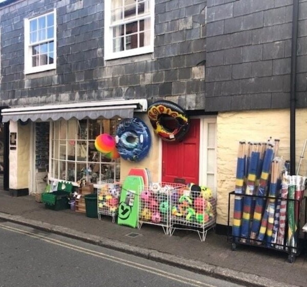Leasehold Retail Toy Shop Located In Padstow Photo 4