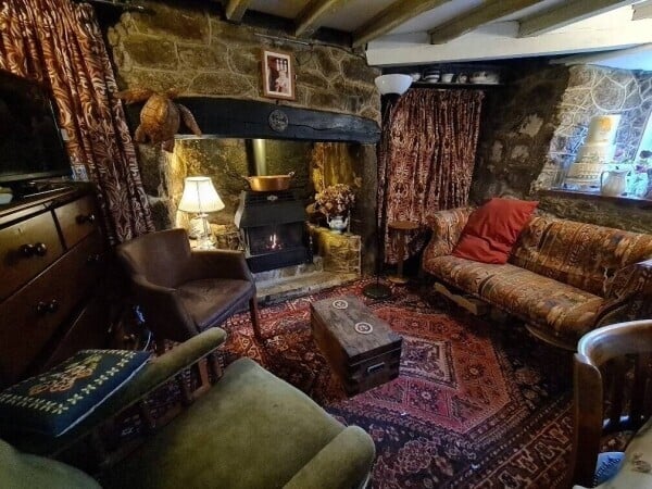 Character Café & Tearoom With Accommodation In Chagford, Devon Photo 4