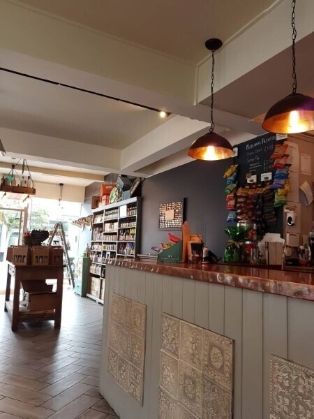 STAFFORDSHIRE – ARTISIAN GIN AND BEER BAR Photo 4
