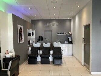 HIGH QUALITY, ESTABLISHED SALON GERRARDS CROSS BUCKINGHAMSHIRE Photo 4