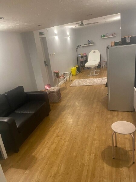 Long Established, Profitable Salon for Sale - Staff Managed Photo 4