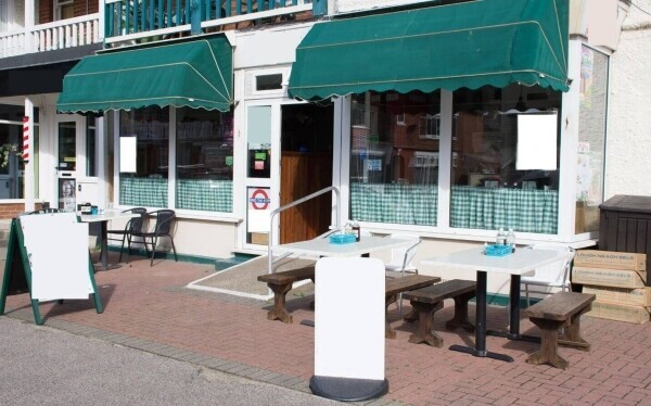 #CLOSED BUSINESS – NOT TRADING# - RECENTLY CLOSED PIE & MASH SHOP – FULL A3 LICENCE (2300) Photo 4