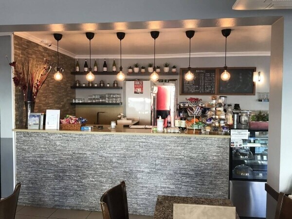 Well established Cafe-Restaurant for sale. Photo 4