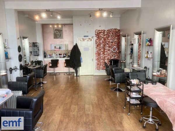 HAIR SALON Photo 4