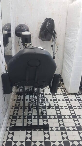 Classical Hair Salon for sale in Salford Photo 4