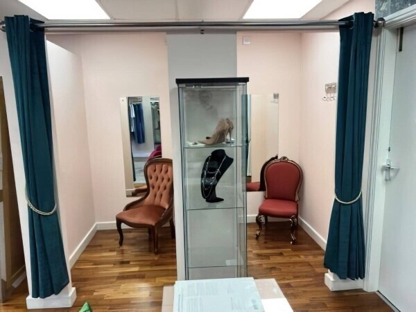 A Ladies Clothing Boutique retailing independent Italian brands in Bingham, Nottinghamshire. Photo 4