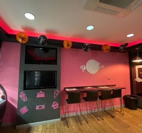 Well-Known and Popular Dessert Parlour in Thriving Glasgow Location Photo 4