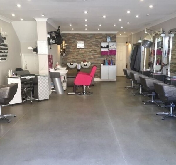 Popular and Busy Hair and Beauty Salon near the Centre of Erith Photo 4