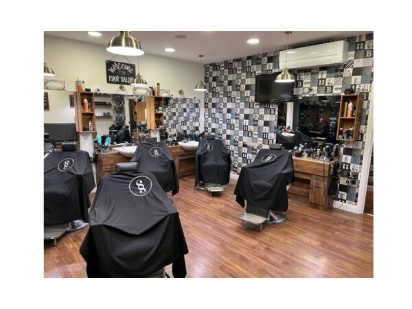 Highly Rated Barber Shop For Sale In Uxbridge Photo 4