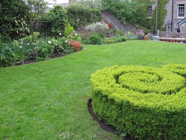 Elegant Freehold Hay on Wye Georgian Townhouse and Retail Business For Sale Photo 4