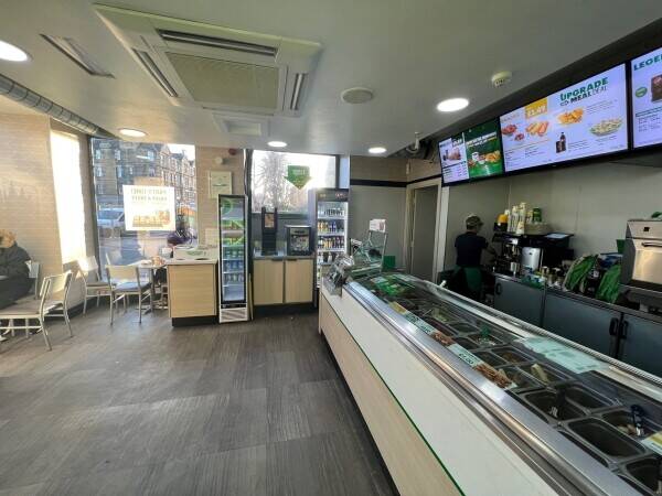 Busy Subway franchise located in the heart of Leith, Edinburgh. (ref 1531) Photo 4