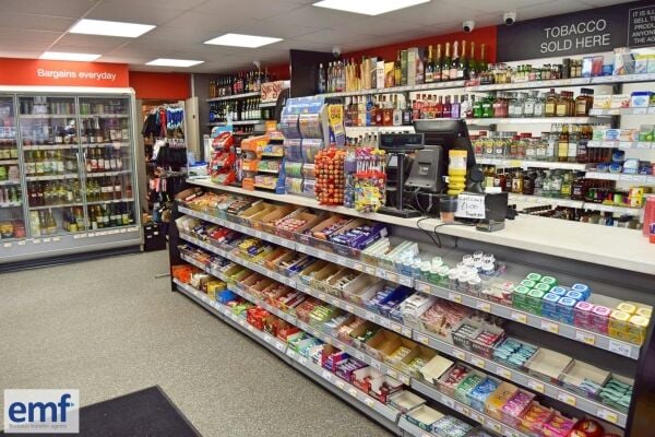 SUPERBLY FITTED LOCAL CONVENIENCE STORE IN WILLENHALL, WEST MIDLANDS Photo 4