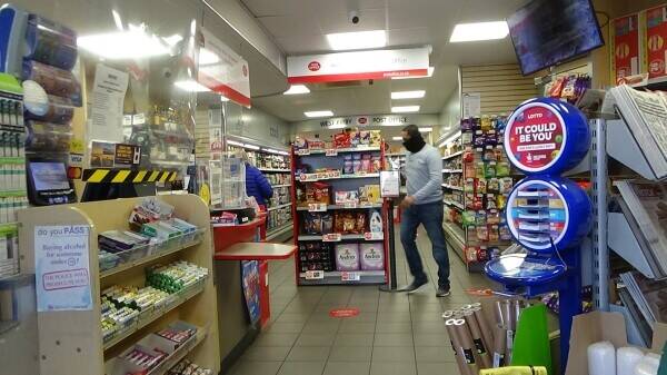 WIRRAL POST OFFICE BUSINESS WITH LICENCED CONVENIENCE STORE, GREETING CARDS & STATIONERY £75,000 SAV Photo 4