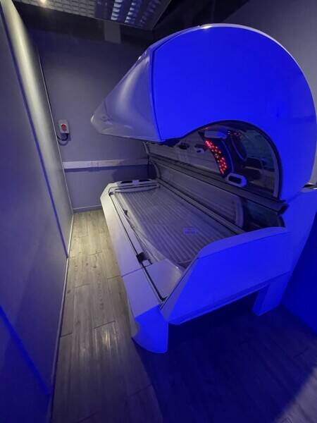 A Super Tanning Studio in Coalville Leicestershire. 'For Sale'. Photo 4