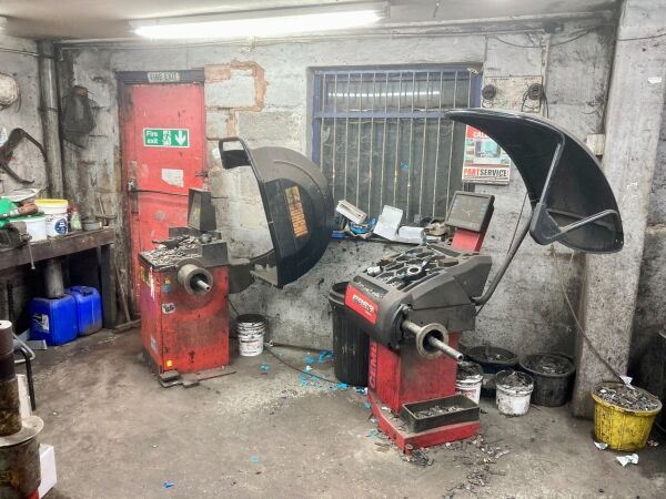 MOTOR VEHICLE TYRE REPLACEMENT & REPAIR CENTRE Photo 4