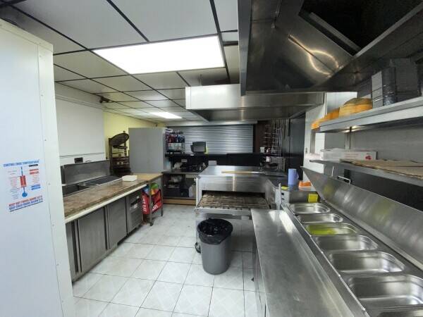 Pizza shop for sale in Heckmondwike Pizza shop for sale in Heckmondwike