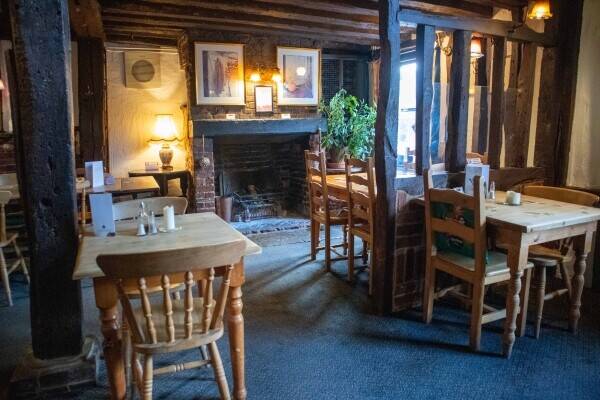 KENT - ICONIC PUB FULL OF CHARACTER Photo 4