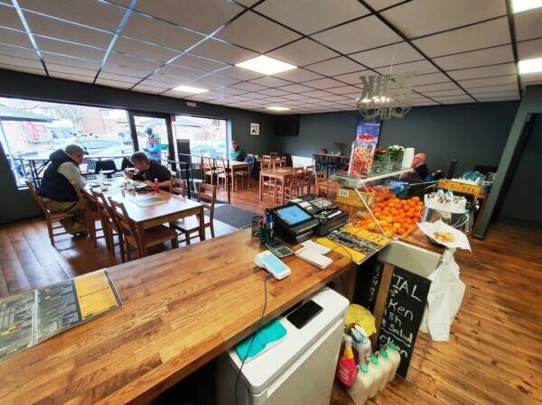DAY TIME CAFÉ WITH 45 INTERNAL COVERS & 20 EXTERNAL COVERS Photo 4