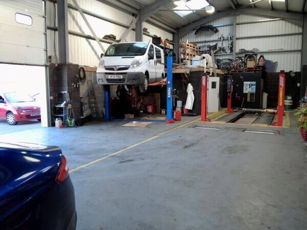 MOT Test Centre With Motor Repairs For Sale Warrington Cheshire Photo 4