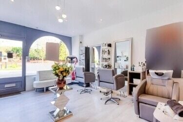 Hair and Beauty Salon for sale In Windlesham Photo 3