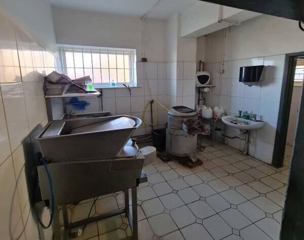 Established Fish & Chip Shop for Sale in Kent. Photo 4