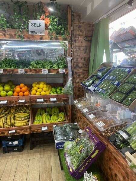 Fantastic Opportunity To Own A Busy Greengrocers Shop in Rickmansworth Photo 4