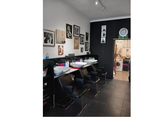 Extremely well established Unisex Hair Salon for sale Photo 4
