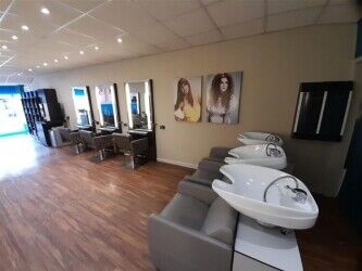 Hair Salons For Sale in Knaresborough Photo 4