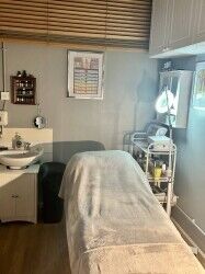 Hair, nail, beauty salon Bramhall / Cheadle Hulme Photo 4