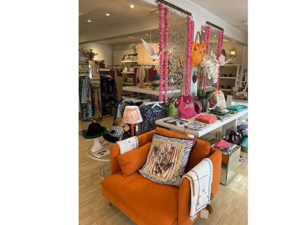 Well established ladies clothing and lifestyle store for sale Photo 4