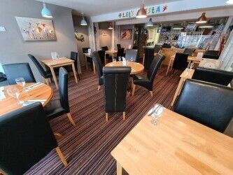 Popular Cornish Coastal Town Centre Restaurant With Spacious Owner's Apartment Photo 4