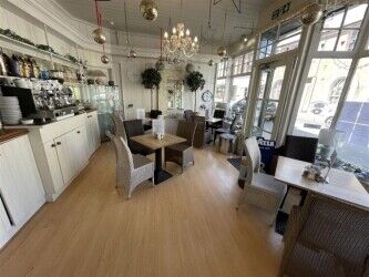 Quaint East Devon Coffee Shop and Boutique Business For Sale in Budleigh Salterton Photo 4