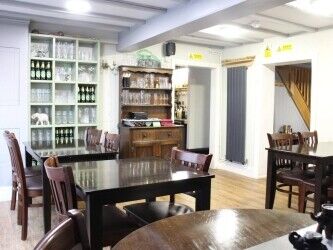 LINCOLNSHIRE - RECENTLY RENOVATED 2 STOREY TOWN CENTRE RESTAURANT Photo 4