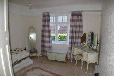 Wirral Delicatessen/Cafe/Sandwich Bar For Sale. Shop with 2 Bed Accomm. Good Location. £29,995 + SAV Photo 4