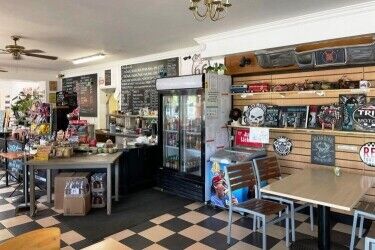 Cafe With Accommodation - Robertsbridge Photo 4