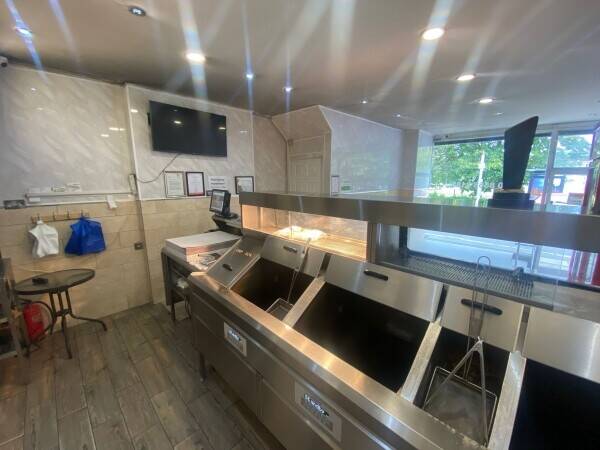 HIGH TURNOVER TAKEAWAY FOR SALE! LOCATED IN SOUTH EALING! Photo 4