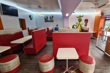 Ice Cream Parlour & Cafe - Dibden Purlieu Photo 4