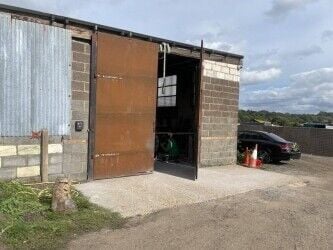 Body shop garage workshop