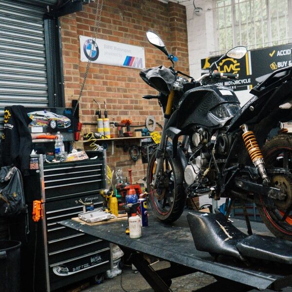 Motorcycle Centre & MOT Garage in London Photo 4
