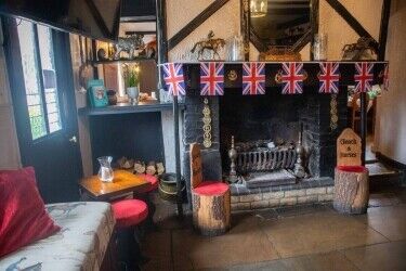 HERTFORDSHIRE - CHARACTER PUB WITH EXCEPTIONAL OUTSIDE TRADE SPACE Photo 4