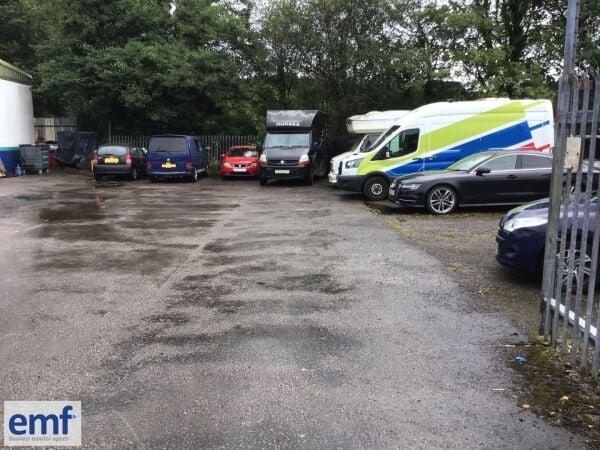 SPACIOUS GARAGE/MOT CENTRE, SWANSEA VALLEY Photo 4