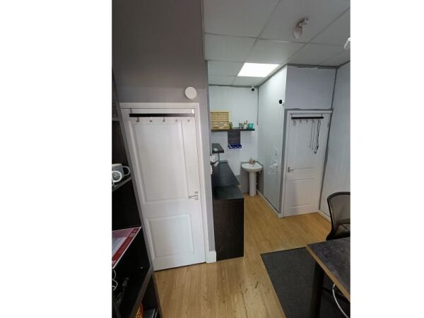 Mobile phone repair shop for sale Photo 4
