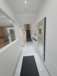 Central London Hotel for Sale  Photo 4