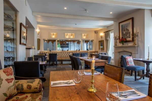 Under Offer: The Coach & Horses - Exceptional restored Georgian Building Photo 4